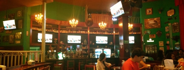 McCarthy's Irish Pub is one of Locais curtidos por Sandy M..