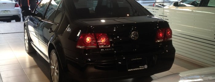 Volkswagen Cresta Narvarte is one of สถานที่ที่ Vanessa ถูกใจ.