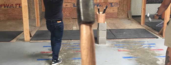 Bad Axe Throwing is one of Tempat yang Disukai Glo.