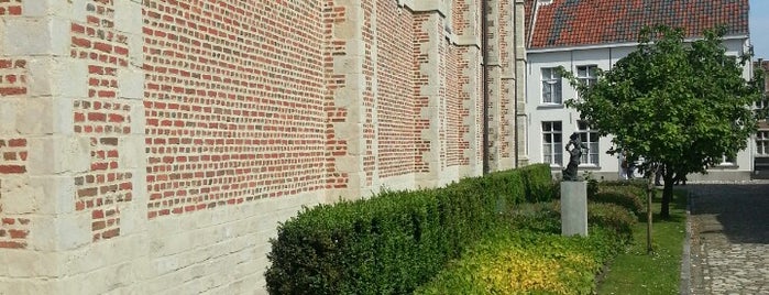 Begijnhof is one of Buiten Amsterdam.