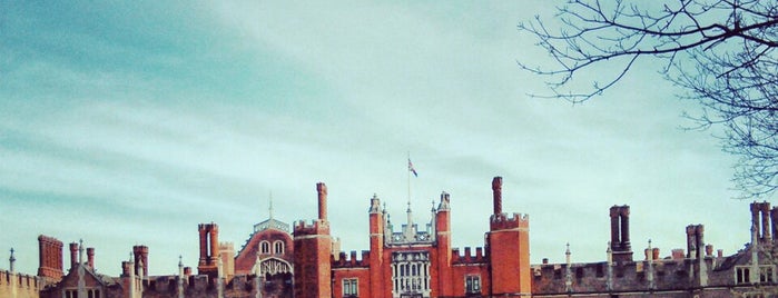 햄프턴 궁전 is one of London, UK.