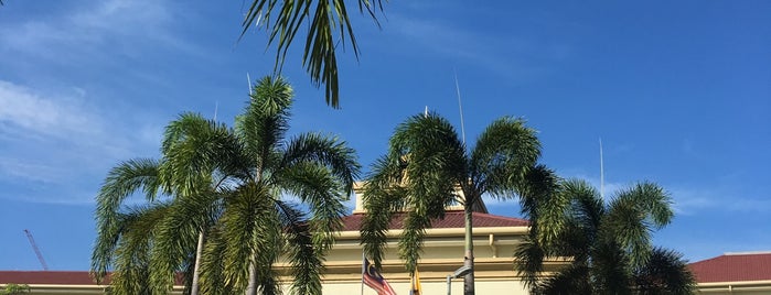 University Kuala Lumpur Royal College of Medicine Perak (UniKL - RCMP) is one of Tempat Jatuh Lagi Dikenang.