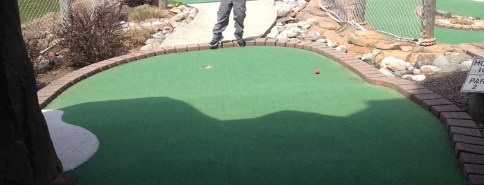 Twin Brooks Golf Center is one of Lugares favoritos de Jason.