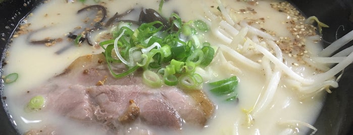 熊本ラーメン 肥後屋一番 is one of 川崎駅周辺の旨いラーメン店🍜.