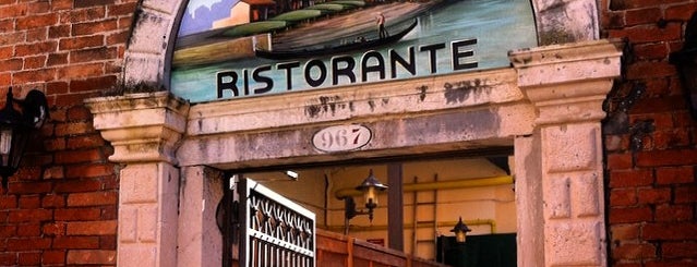 Ristorante San Trovaso is one of สถานที่ที่ Artem ถูกใจ.