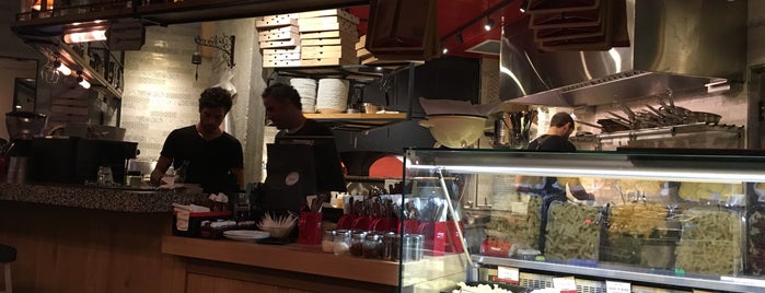 Fiori Fresh Pasta Bar is one of สถานที่ที่ Olivier ถูกใจ.