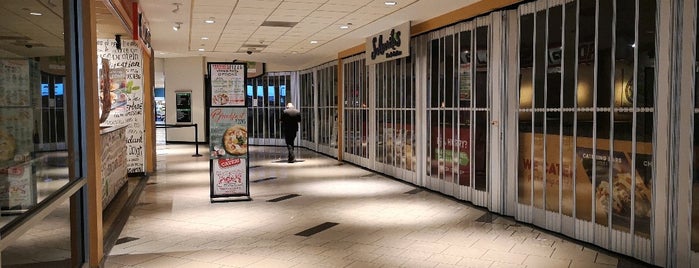 One South Retail Mall is one of Anthony’s Liked Places.