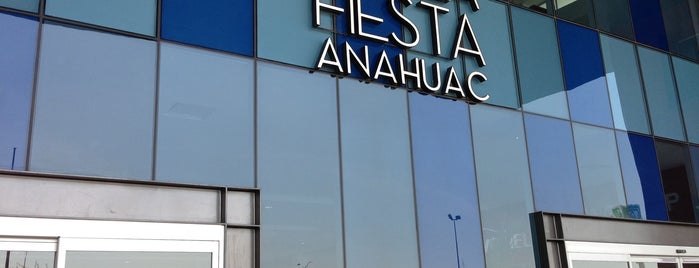 Plaza Fiesta Anáhuac is one of favoritos.
