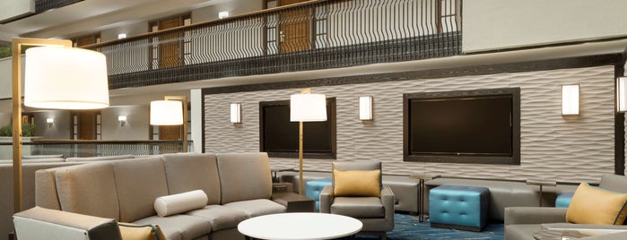 Embassy Suites by Hilton Columbus is one of Tempat yang Disukai Eric.