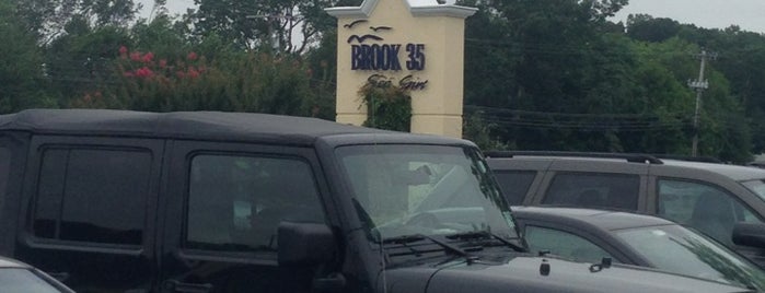 Brook 35 & West is one of Tempat yang Disukai Seton.