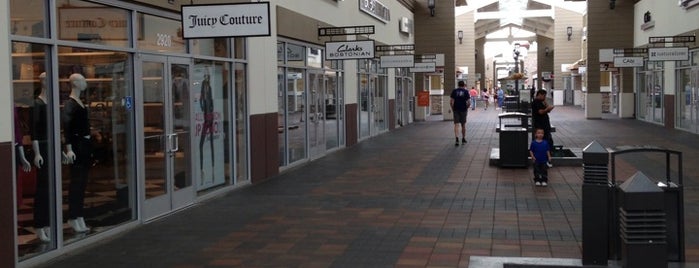 San Francisco Premium Outlets is one of สถานที่ที่ Penny ถูกใจ.