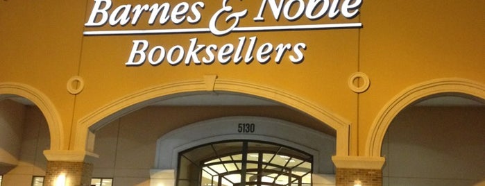 Barnes & Noble is one of Michael : понравившиеся места.