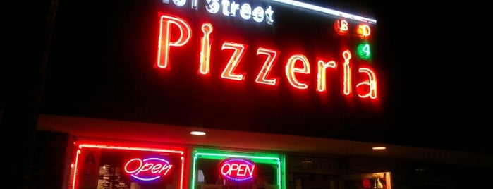 161 Street Pizzeria is one of สถานที่ที่ Reazor ถูกใจ.