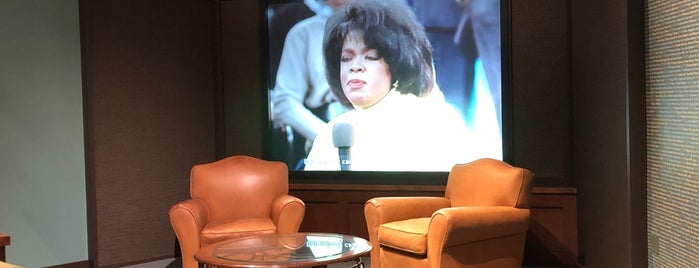 Oprah Winfrey Theater is one of Posti che sono piaciuti a Wendy.