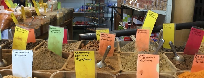 Al Habashi Middle Eastern Grocery is one of Orte, die Michael gefallen.