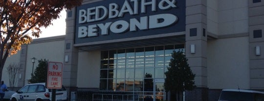 Bed Bath & Beyond is one of Tempat yang Disukai Tam.