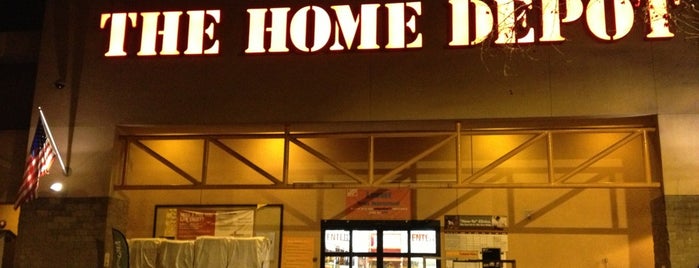 The Home Depot is one of Locais curtidos por Jared.