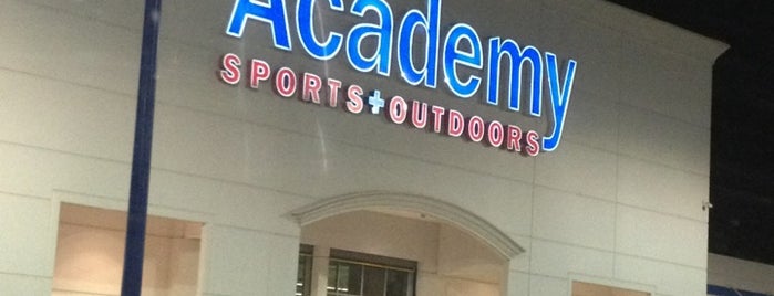 Academy Sports + Outdoors is one of Locais curtidos por Tiffany.