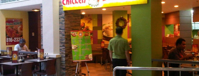 Chicken Bacolod is one of สถานที่ที่บันทึกไว้ของ Kimmie.