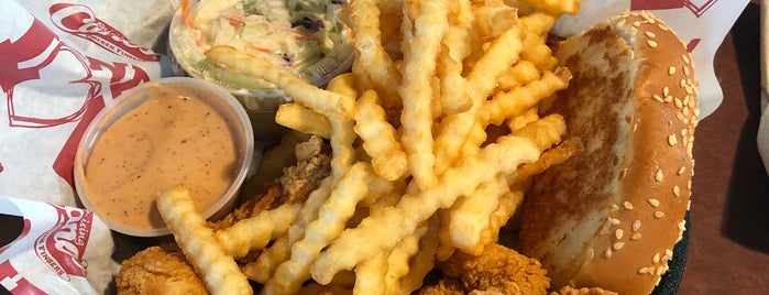 Raising Cane's Chicken Fingers is one of Lugares favoritos de Dianey.