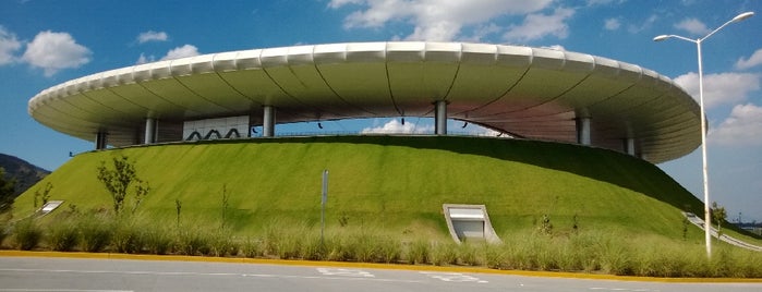 Estadio Akron is one of Lugares por ir (o ya fui).