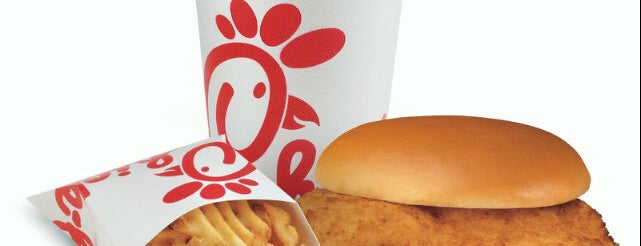 Chick-fil-A is one of Lugares favoritos de Maddie.