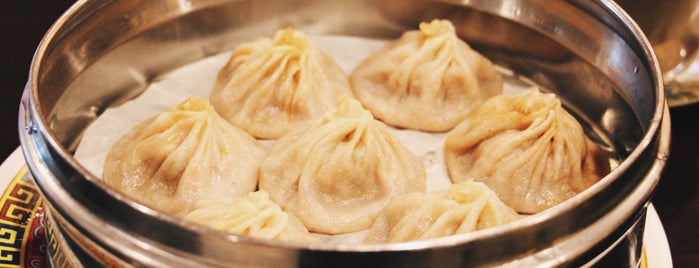 Dumpling House is one of Tempat yang Disukai Tiffany.