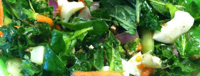 Just Salad is one of Locais curtidos por E.