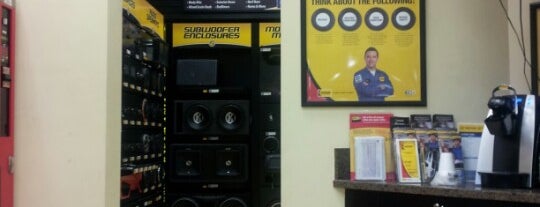 Meineke Car Care Center is one of Maryさんのお気に入りスポット.