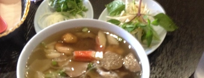 Pho Season is one of Lizzyさんのお気に入りスポット.