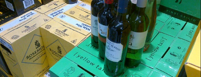 Calais Wine Superstore is one of Locais salvos de Katie.