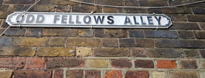 Odd Fellows Alley is one of สถานที่ที่ Aniya ถูกใจ.
