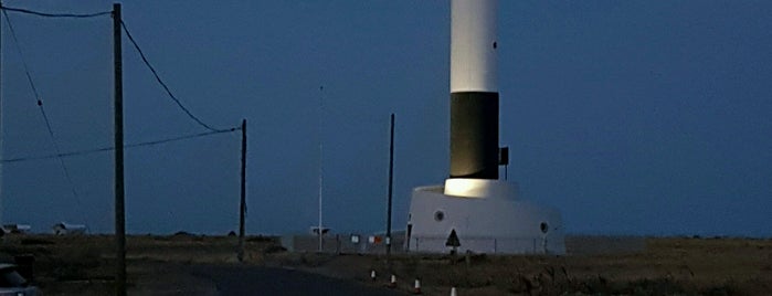 Dungeness New Lighthouse is one of Lugares favoritos de James.