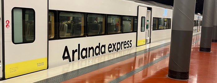 Arlanda Express (Arlanda N) is one of Locais curtidos por Chris.