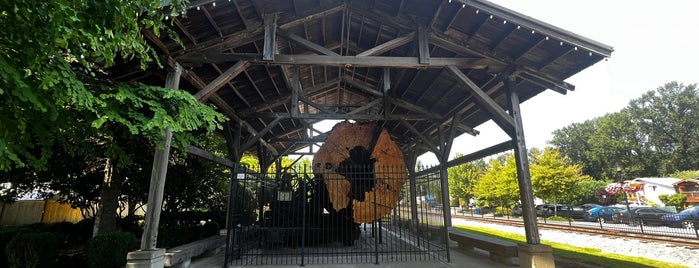 Snoqualmie Centennial Log Pavillion is one of USA.