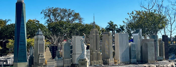 Miniland USA is one of Lugares favoritos de Jordan.