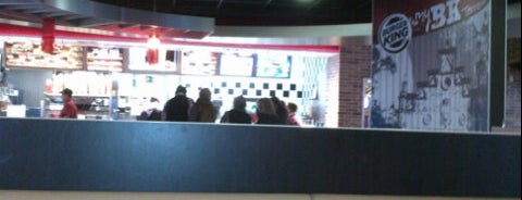 Burger King is one of สถานที่ที่บันทึกไว้ของ Andrea.