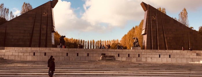 Sowjetisches Ehrenmal im Treptower Park is one of Richard 님이 좋아한 장소.