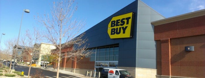 Best Buy is one of Neilさんのお気に入りスポット.