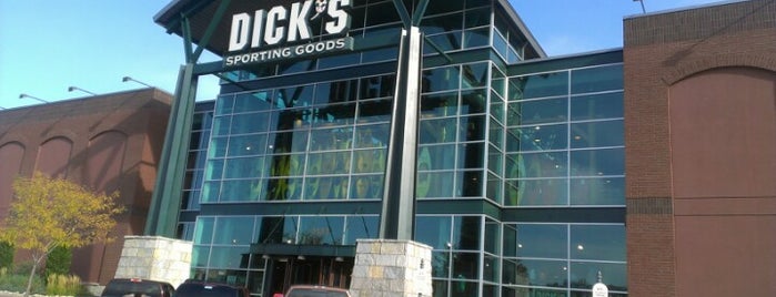 DICK'S Sporting Goods is one of aldrena'nın Beğendiği Mekanlar.
