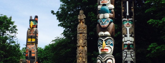 Totem Poles in Stanley Park is one of Vancouver.
