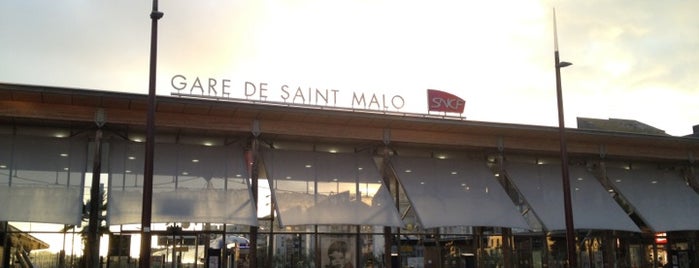 Gare SNCF de Saint-Malo is one of Tempat yang Disukai Jonathon.