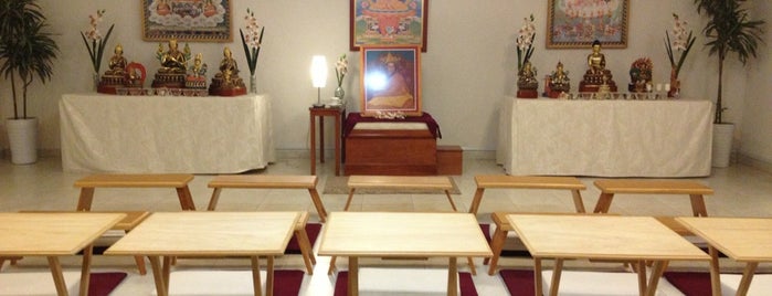 Centro Budista Kadampa Avalokiteshvara is one of Lieux qui ont plu à Eleazar.
