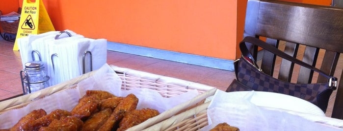BonChon Chicken is one of Tempat yang Disukai Eyal.