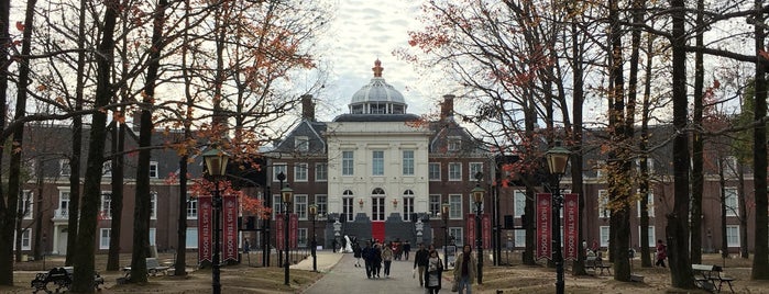 Palace Huis Ten Bosch is one of HUIS TEN BOSCH.