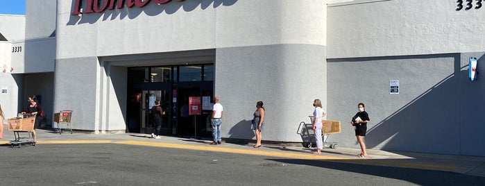 HomeGoods is one of San Diego Dog Friendly Places.