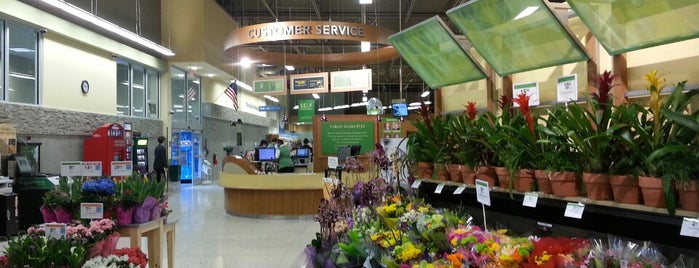 Publix Super Market at Turkey Creek is one of Tempat yang Disukai Drew.