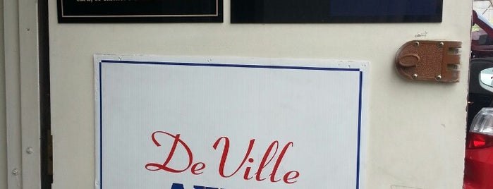 De Ville Auto Collision is one of Jimmyさんのお気に入りスポット.