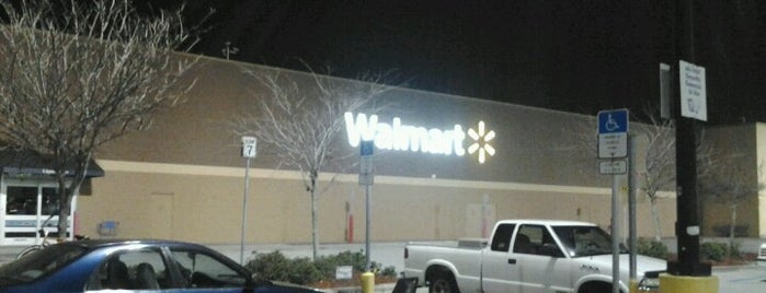 Walmart Supercenter is one of สถานที่ที่ Pavel ถูกใจ.