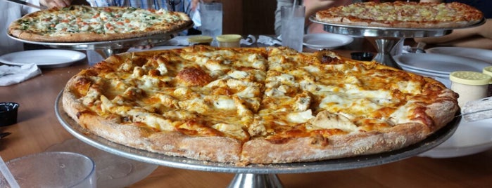 Al's Pizza is one of Lugares favoritos de Ashley.